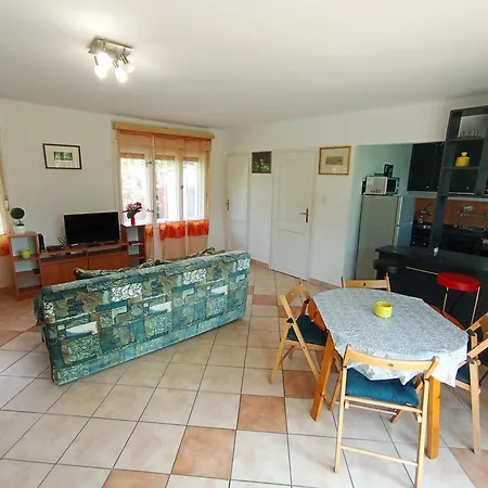 Apartamento Vadvirág Ház